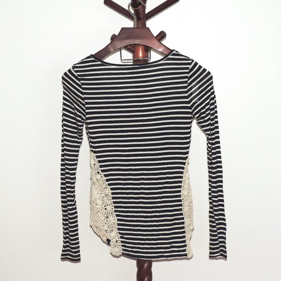 Rue 21 blue & white striped pullover top - Picture 4 of 4